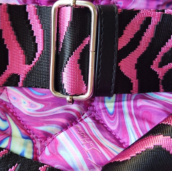 Betsey Johnson | UV COLOR CHANGING Quilted Heart Puffer Totebag - Picture 9 of 15